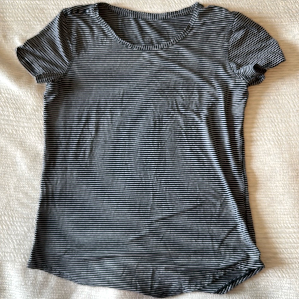 Women’s Lululemon Tee